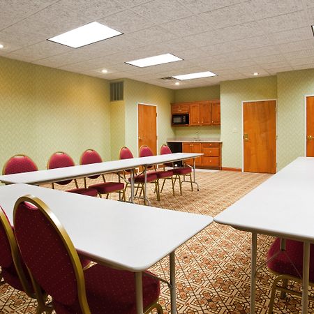 Holiday Inn Express Hotel & Suites Goshen By Ihg Екстериор снимка