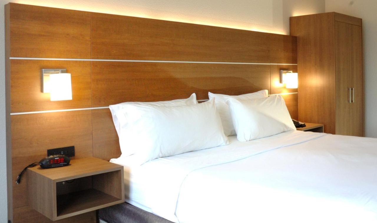 Holiday Inn Express Hotel & Suites Goshen By Ihg Екстериор снимка