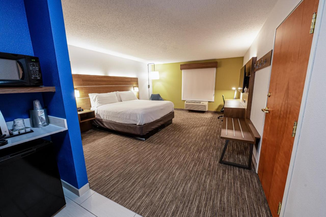 Holiday Inn Express Hotel & Suites Goshen By Ihg Екстериор снимка