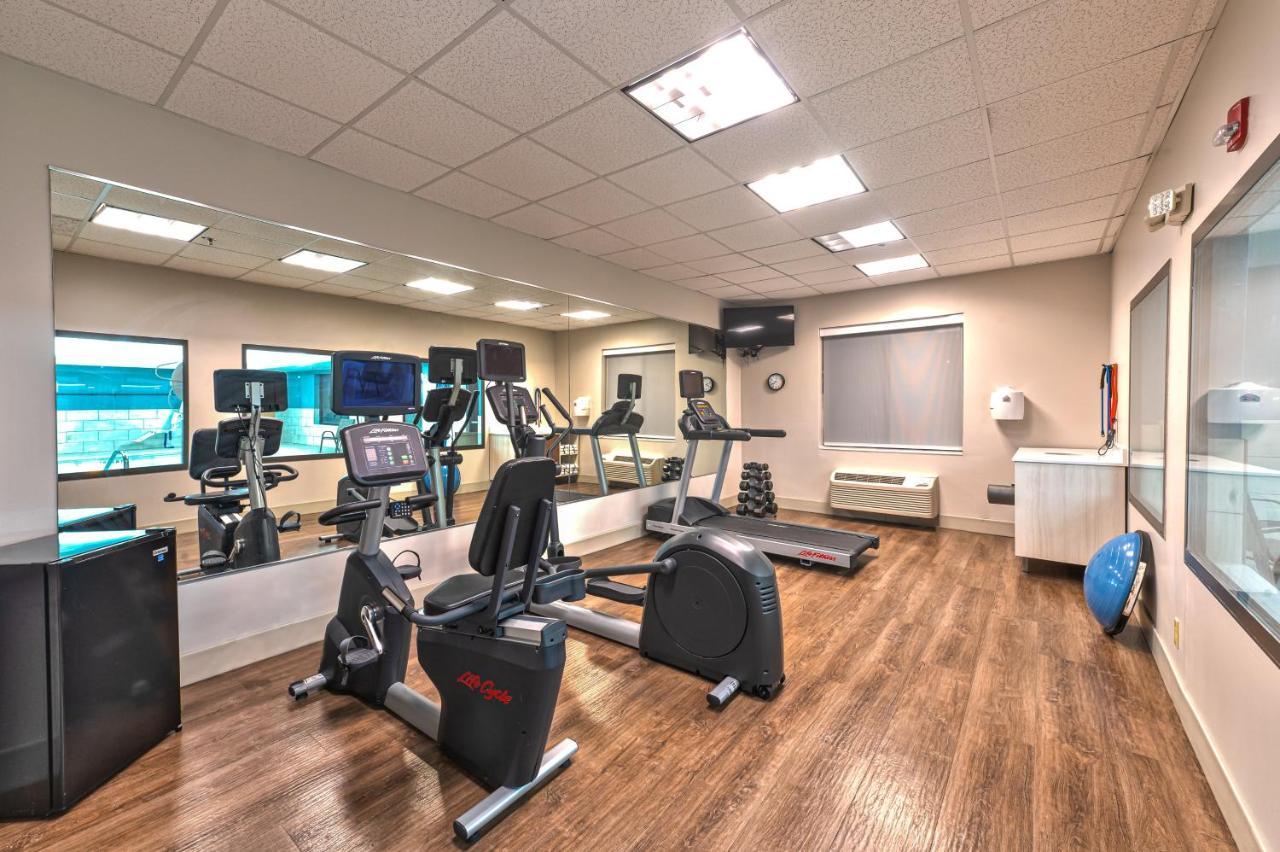 Holiday Inn Express Hotel & Suites Goshen By Ihg Екстериор снимка
