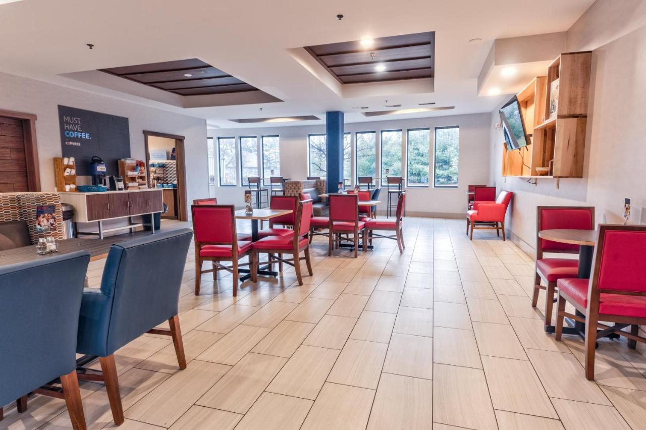 Holiday Inn Express Hotel & Suites Goshen By Ihg Екстериор снимка