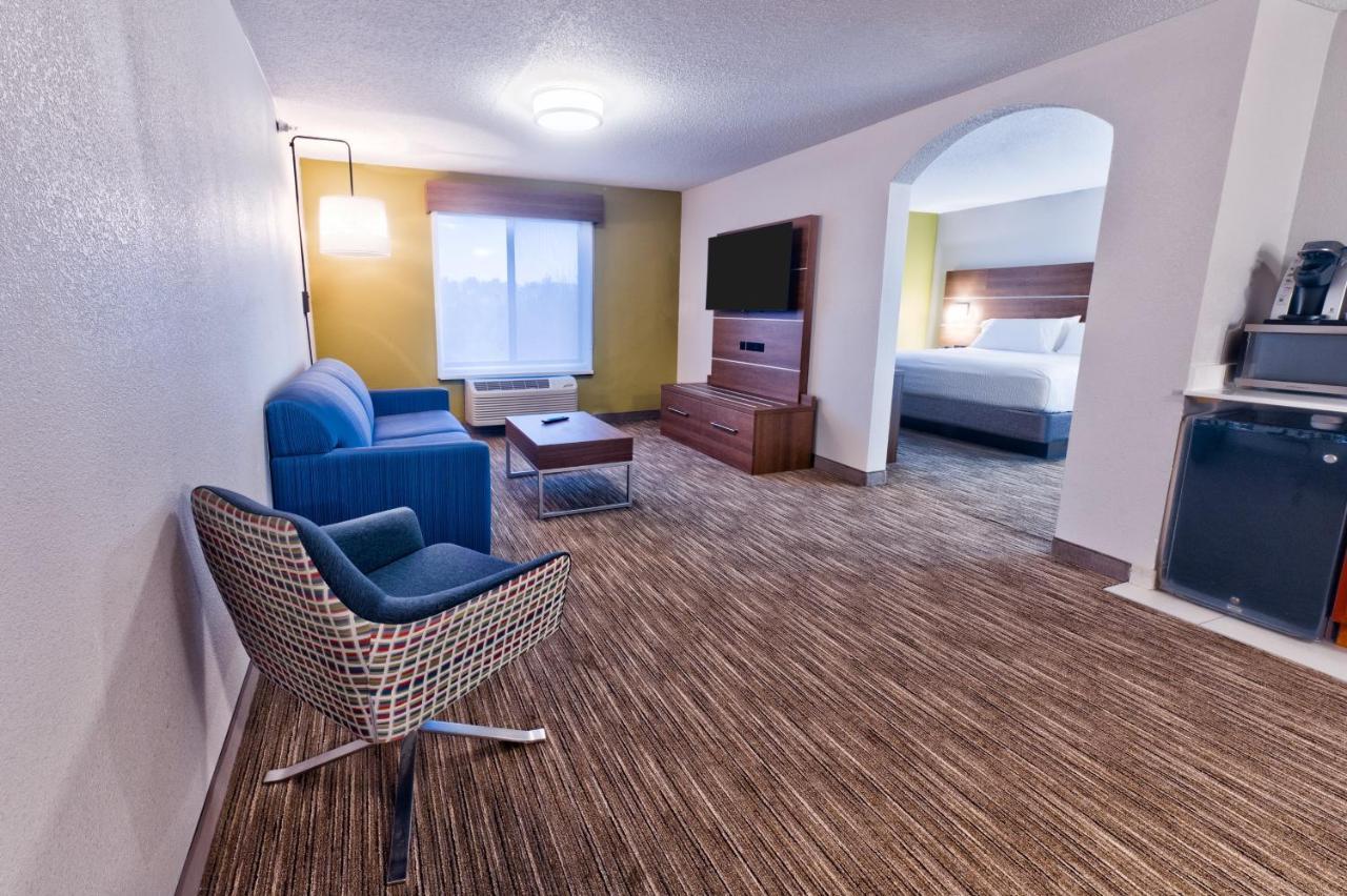 Holiday Inn Express Hotel & Suites Goshen By Ihg Екстериор снимка