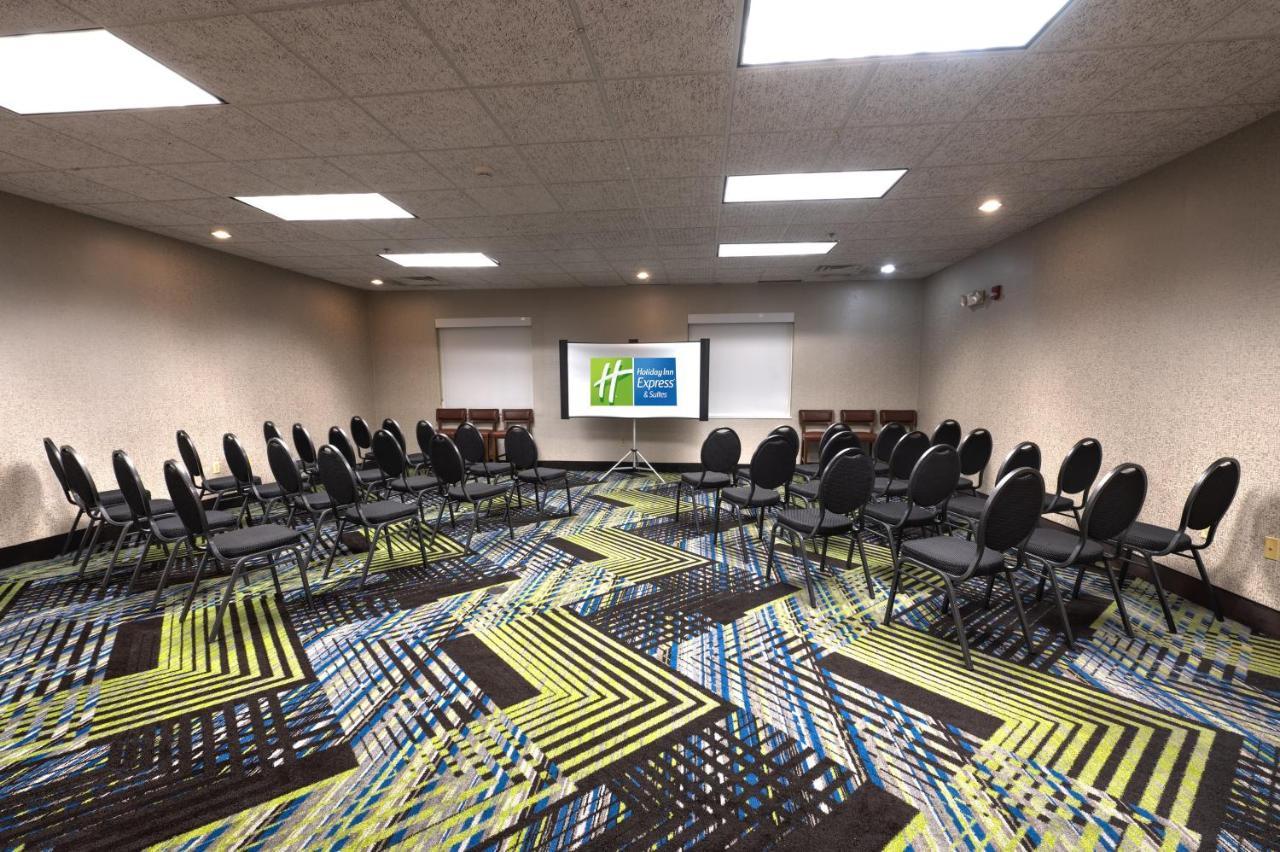 Holiday Inn Express Hotel & Suites Goshen By Ihg Екстериор снимка