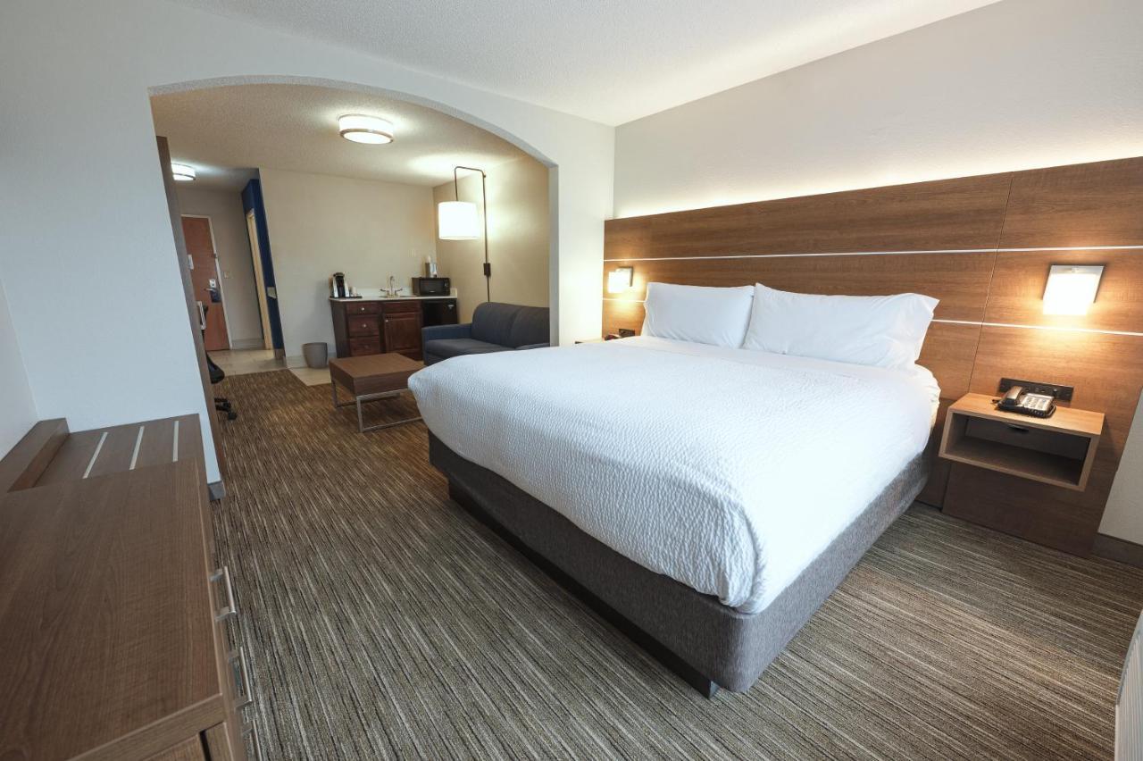 Holiday Inn Express Hotel & Suites Goshen By Ihg Екстериор снимка