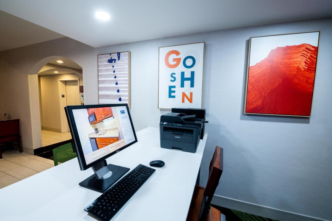 Holiday Inn Express Hotel & Suites Goshen By Ihg Екстериор снимка