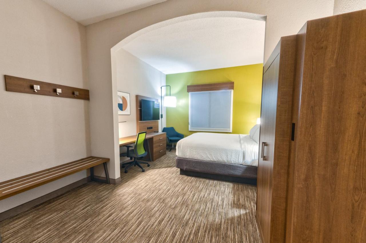 Holiday Inn Express Hotel & Suites Goshen By Ihg Екстериор снимка