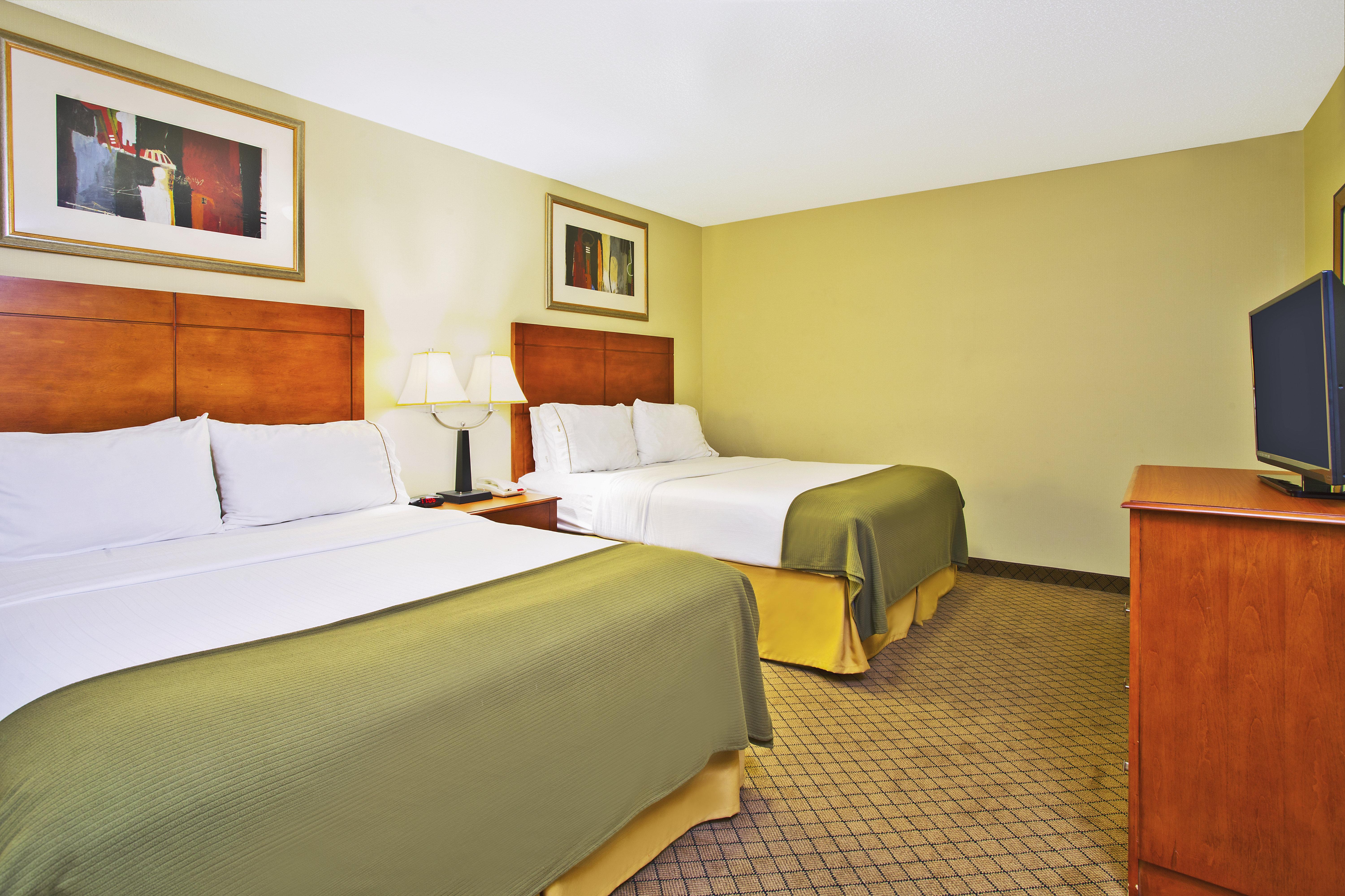 Holiday Inn Express Hotel & Suites Goshen By Ihg Екстериор снимка