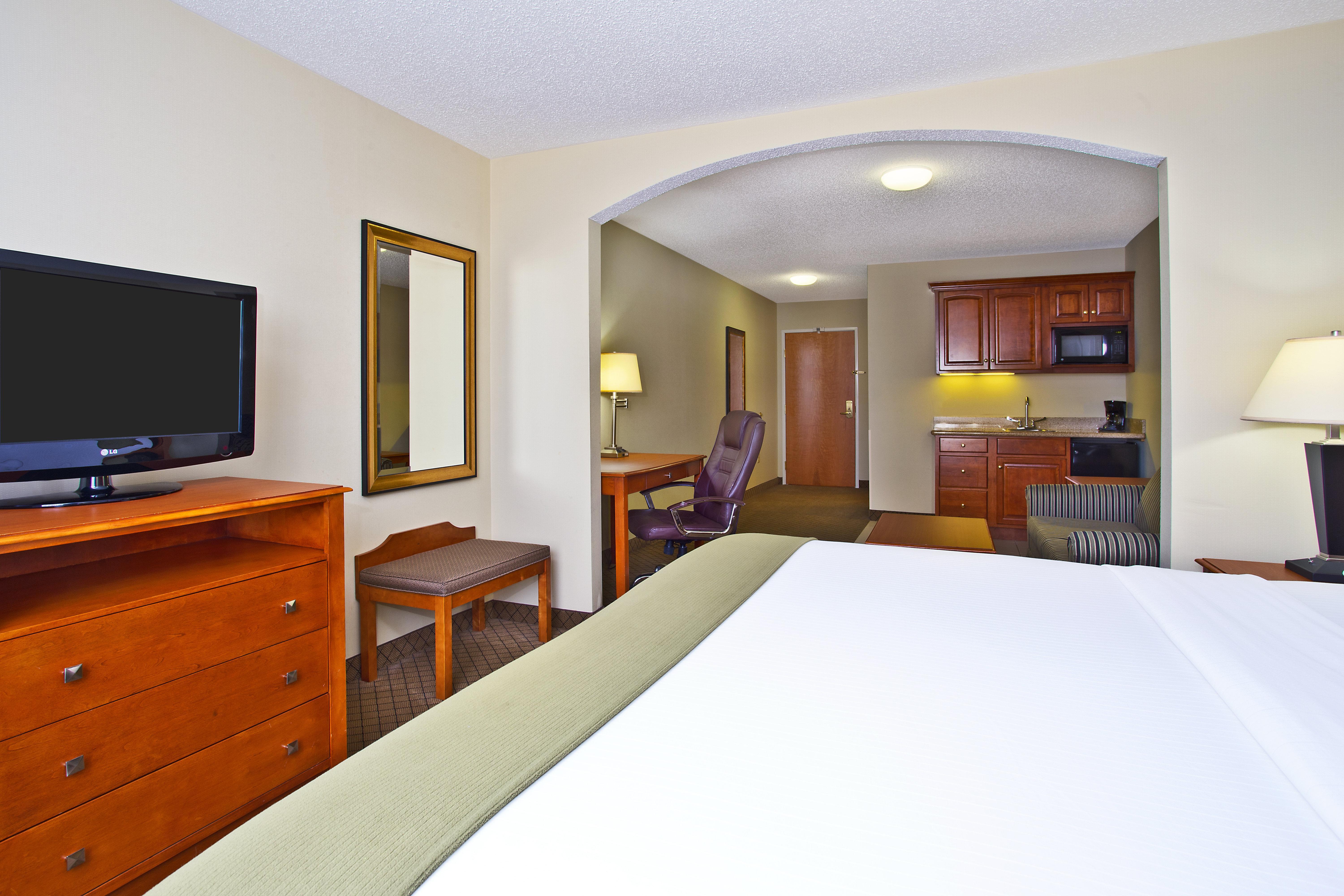 Holiday Inn Express Hotel & Suites Goshen By Ihg Екстериор снимка