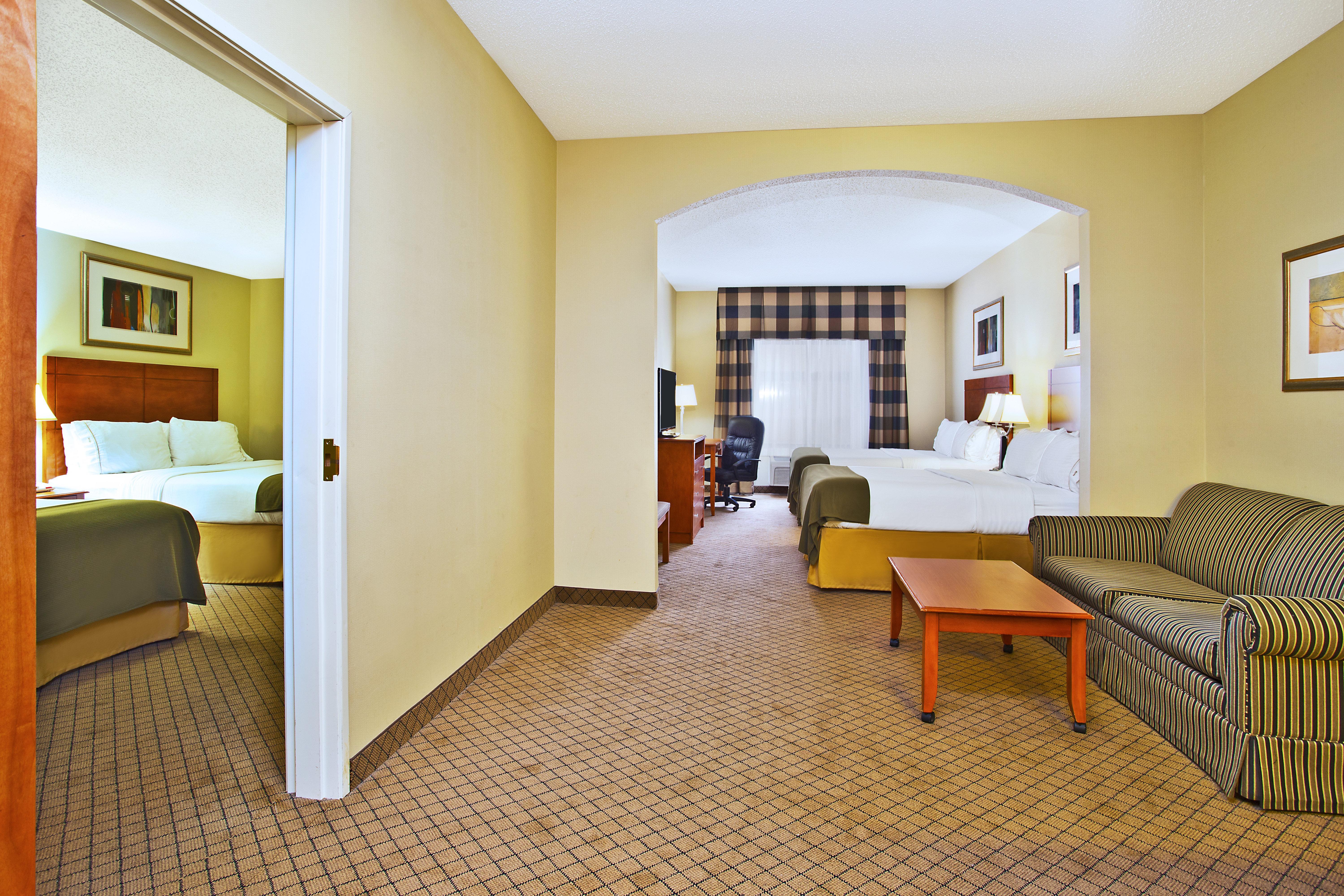Holiday Inn Express Hotel & Suites Goshen By Ihg Екстериор снимка